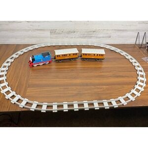 Thomas & Friends Train Set 1993 Thomas  Annie & Clarabel + Track (Works!)